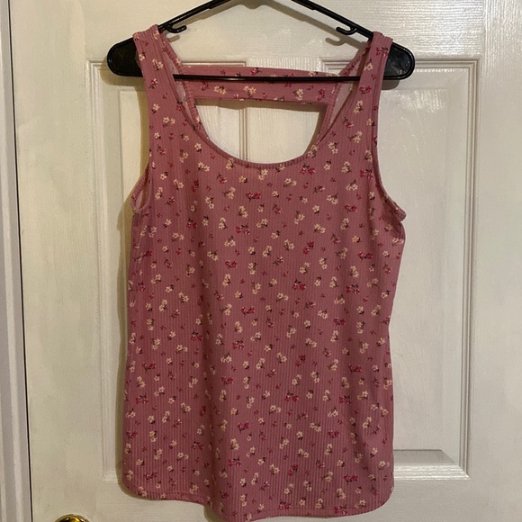 Pink Tank - Picture 1 of 3